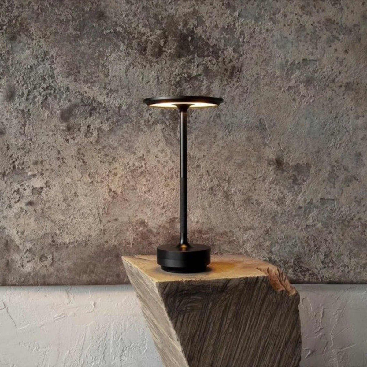 Lambent™ Halo Wireless Table Lamp