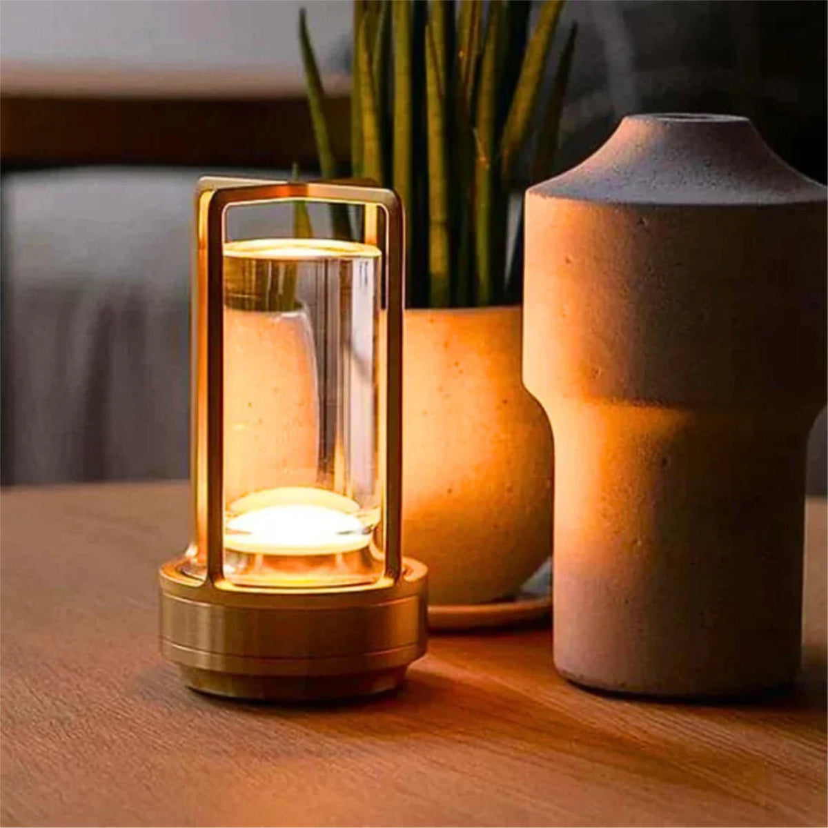 Lambent™ Eclipse Wireless Table Lamp