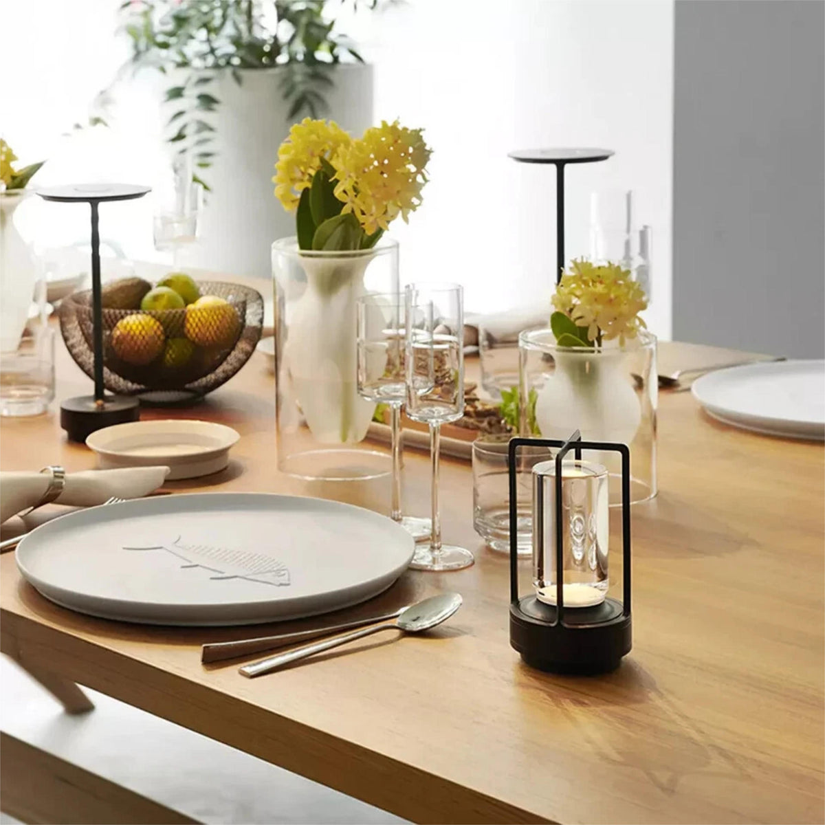 Lambent™ Eclipse Wireless Table Lamp